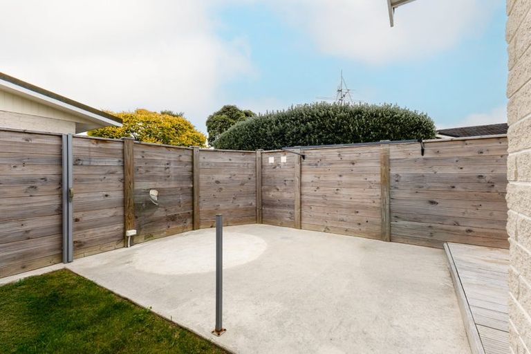 Photo of property in 34a Rewarewa Crescent, Waikanae, 5036