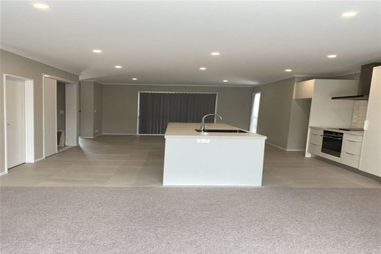 Photo of property in 24 Te Rito Road, Hobsonville, Auckland, 0616