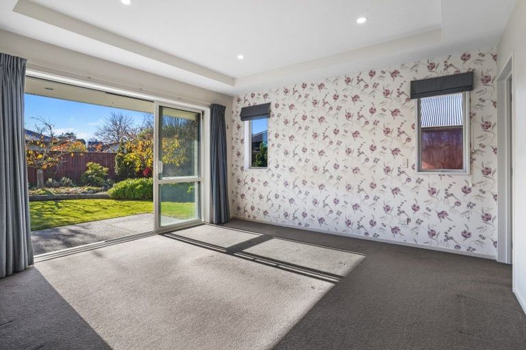 Photo of property in 12 Wattle Lane, Rangiora, 7400