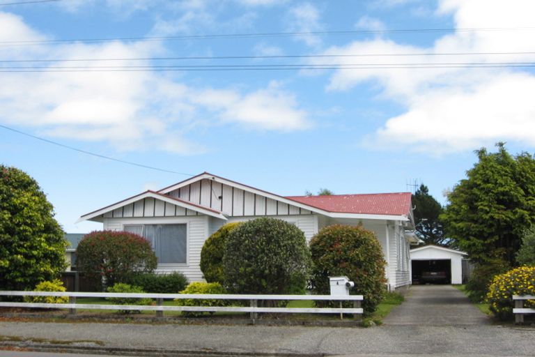 Photo of property in 4 Derby Street, Westport, 7825