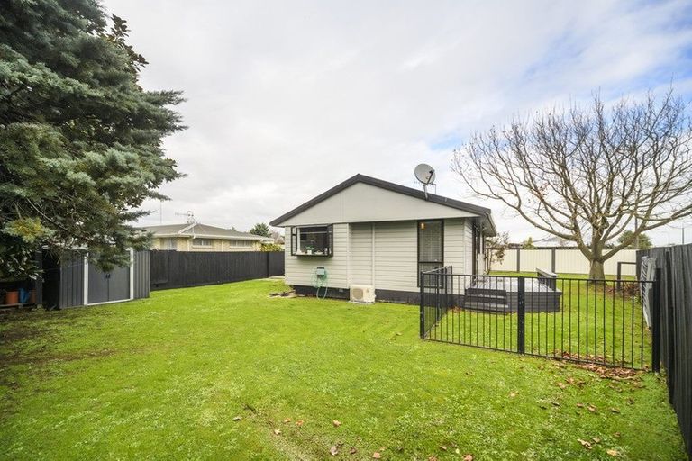 Photo of property in 6 Mercury Street, Milson, Palmerston North, 4414