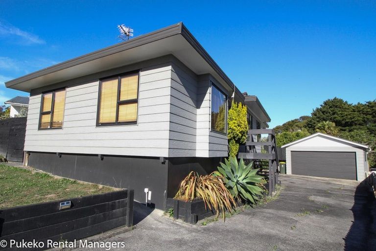 Photo of property in 8 Hakea Place, Totara Heights, Auckland, 2105