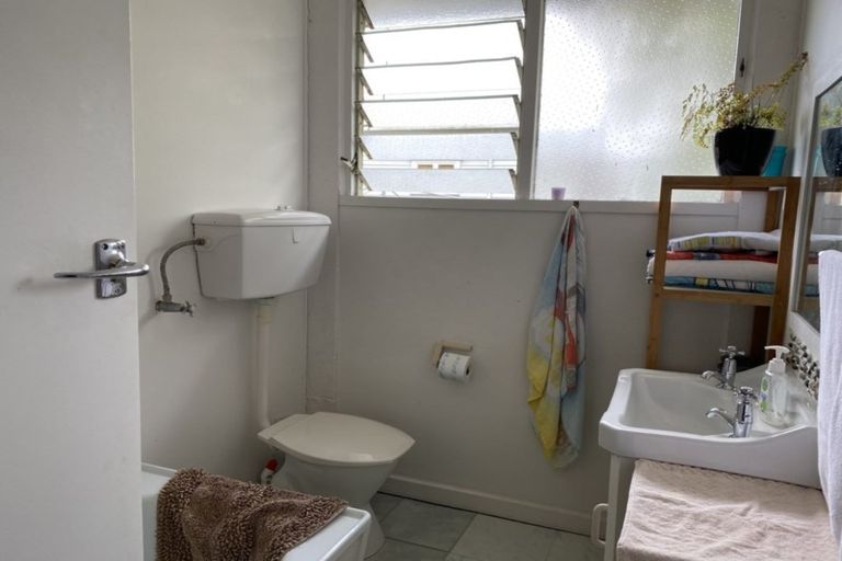 Photo of property in 1/15 Glengarry Road, Glen Eden, Auckland, 0602