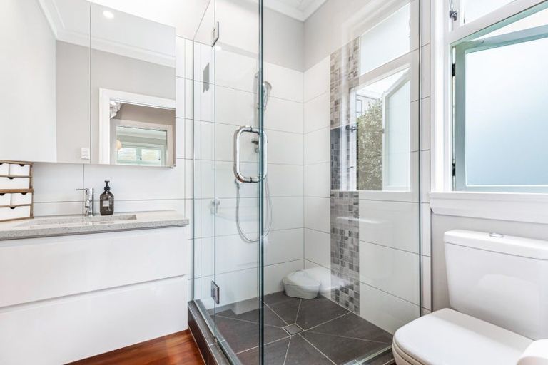 Photo of property in 10 Sunderland Avenue, Hobsonville, Auckland, 0616