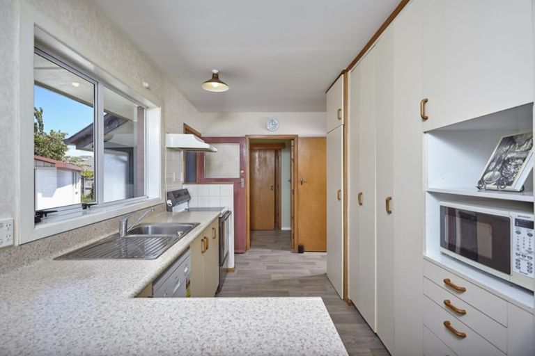 Photo of property in 21 Elwyn Place, Avonhead, Christchurch, 8042