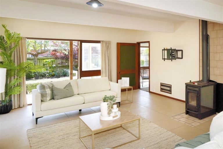 Photo of property in 70b Avonhead Road, Avonhead, Christchurch, 8042