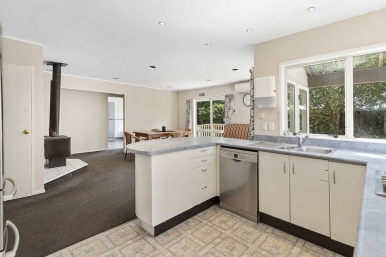 Photo of property in 33 Longitude Place, Whitby, Porirua, 5024