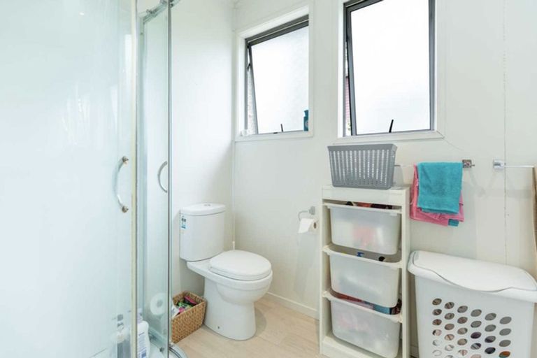 Photo of property in 33 Keegan Drive, Massey, Auckland, 0614