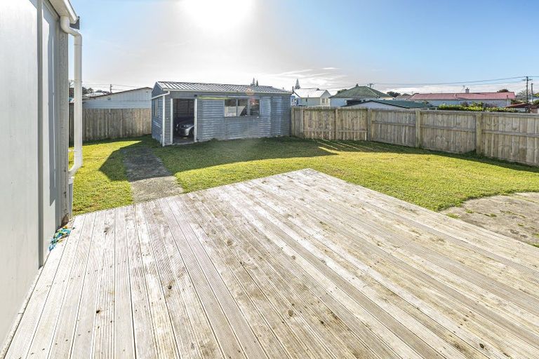 Photo of property in 18 Swiss Avenue, Gonville, Whanganui, 4501