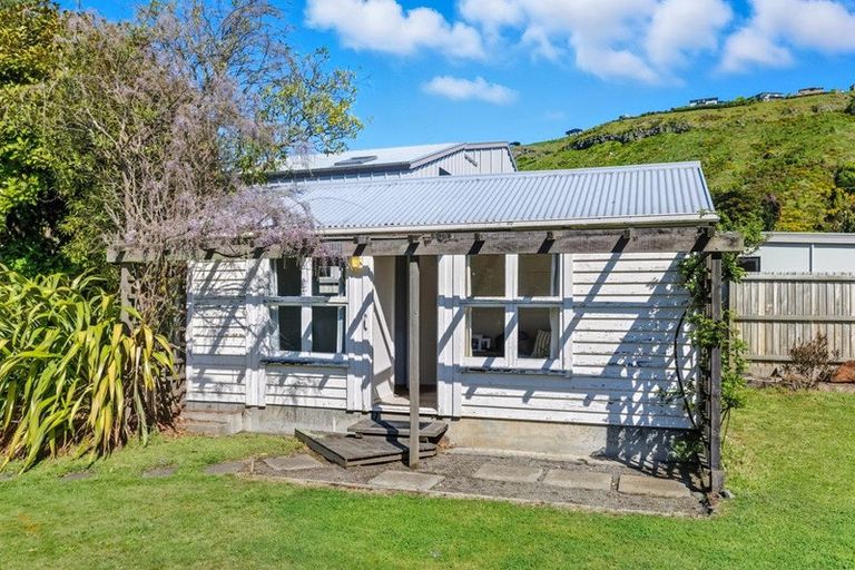 Photo of property in 24 Arnold Street, Sumner, Christchurch, 8081