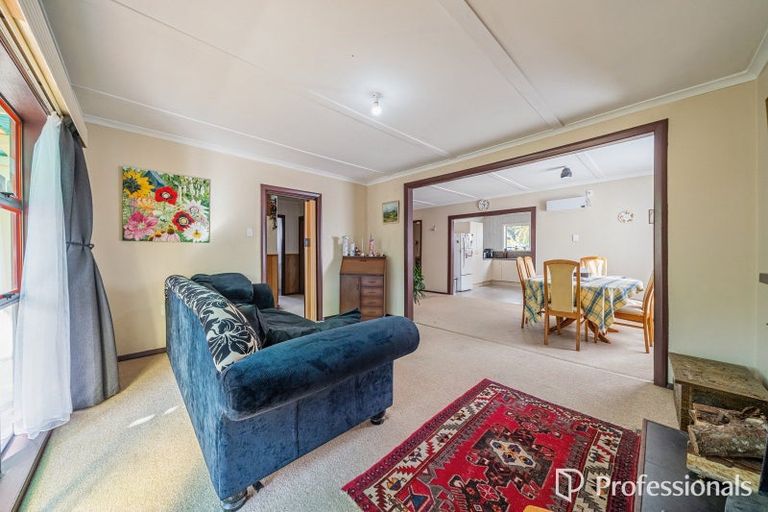 Photo of property in 33 Wellington Road, Wainuiomata, Lower Hutt, 5014