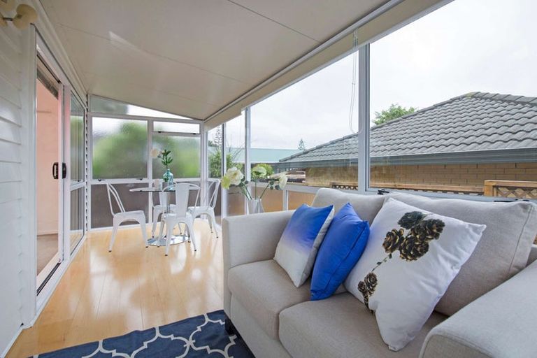 Photo of property in 33 Minaret Drive, Bucklands Beach, Auckland, 2014