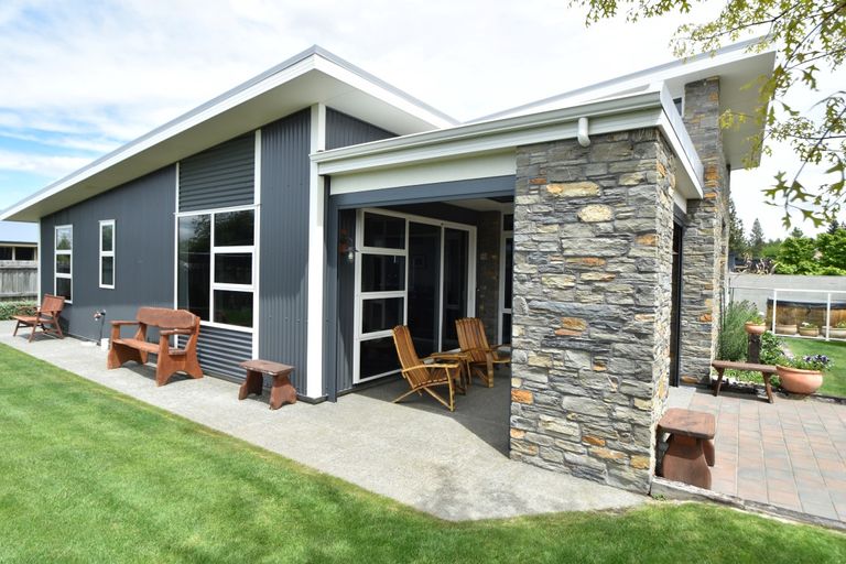 Photo of property in 31 Rhoboro Road, Twizel, 7901