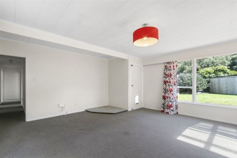 Photo of property in 18 Kumeroa Grove, Wainuiomata, Lower Hutt, 5014