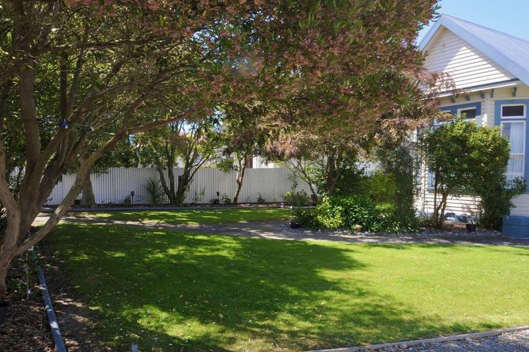 Photo of property in 25 Rhodes Street, Waimate, 7924
