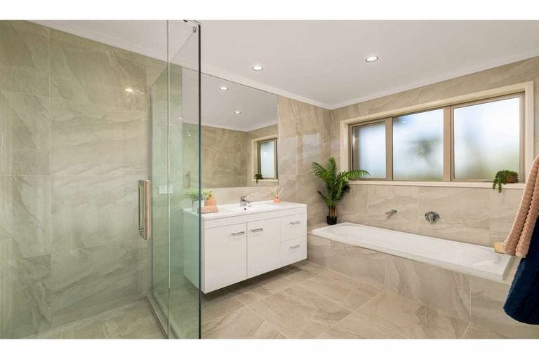 Photo of property in 11a Okura Drive, Kerikeri, 0230