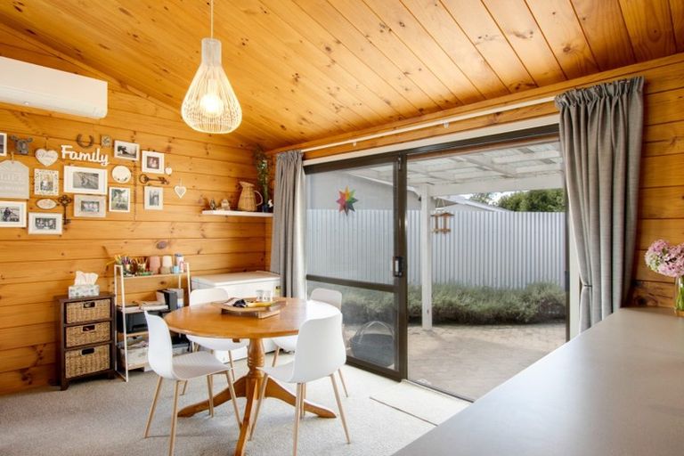 Photo of property in 1203a Karamu Road North, Mayfair, Hastings, 4122