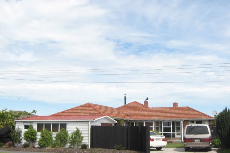 Photo of property in 52 Daniels Road, Redwood, Christchurch, 8051