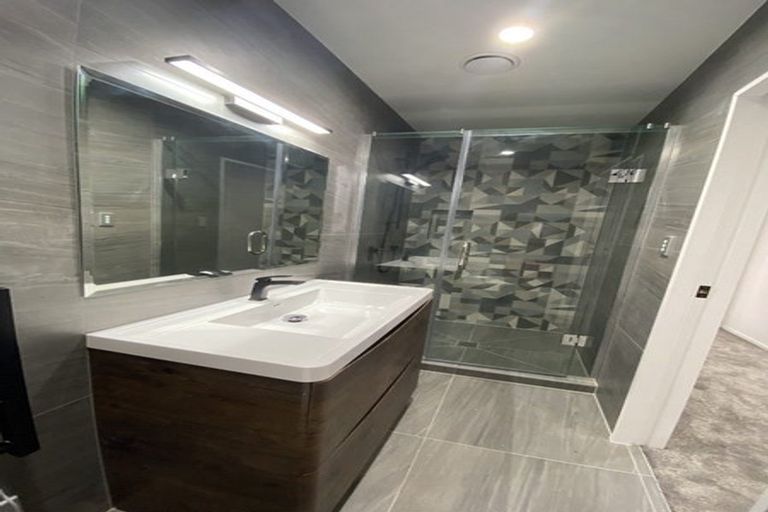 Photo of property in 14a Goldnib Place, Randwick Park, Auckland, 2105