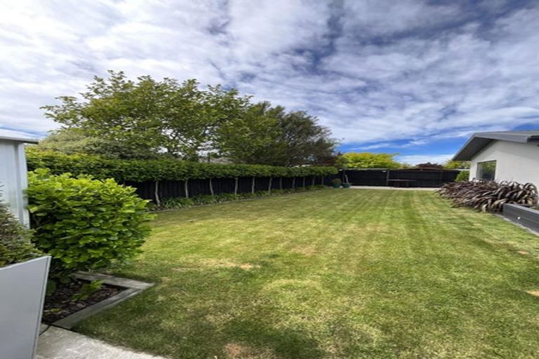 Photo of property in 18 Lamorna Road, Parklands, Christchurch, 8083