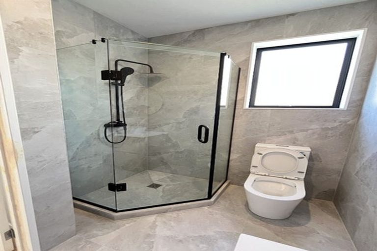 Photo of property in 130 Forrest Hill Road, Forrest Hill, Auckland, 0620