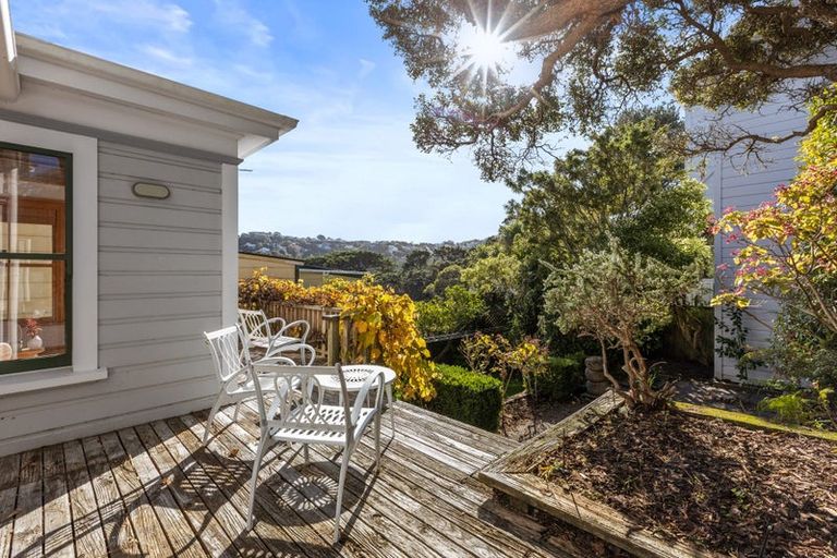 Photo of property in 4 North Terrace, Kelburn, Wellington, 6012