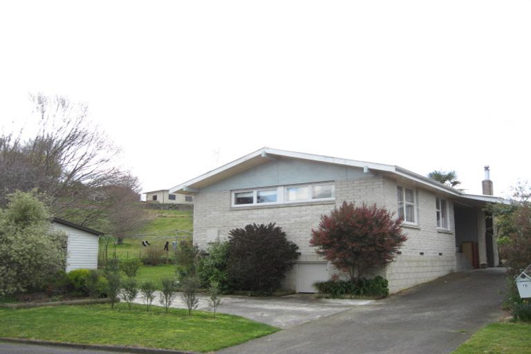 Photo of property in 15 Limbrick Street, Waipawa, 4210