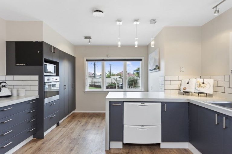 Photo of property in 1/3 Croziers Road, St Albans, Christchurch, 8052