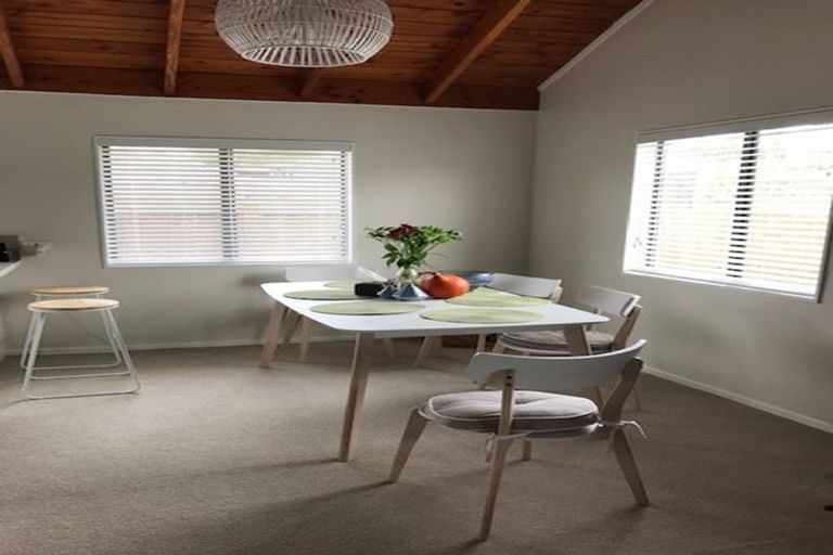 Photo of property in 240 Henderson Valley Road, Henderson, Auckland, 0612