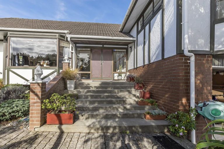 Photo of property in 32 Kinloch Place, Papakowhai, Porirua, 5024
