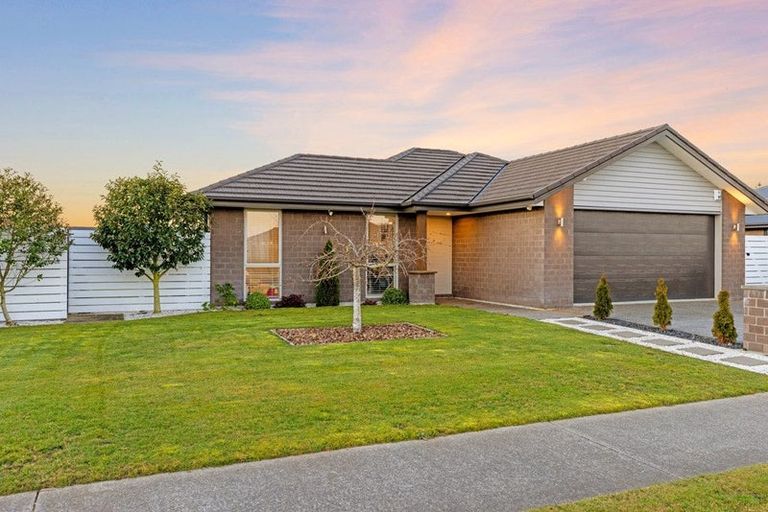 Photo of property in 28 Beachvale Drive, Kaiapoi, 7630