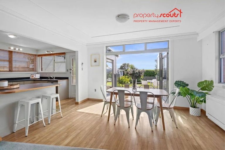 Photo of property in 14 Barrett Street, Westown, New Plymouth, 4310