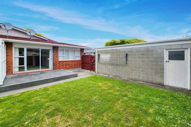 Photo of property in 2 Ferretti Grove, Avalon, Lower Hutt, 5011