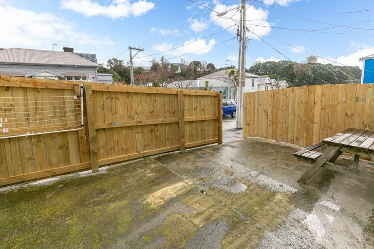 Photo of property in 93 Tasman Street, Mount Cook, Wellington, 6021