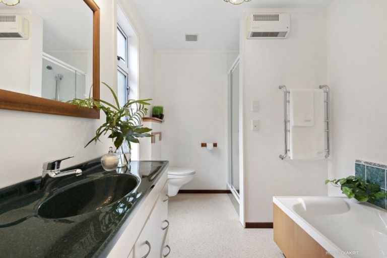Photo of property in 6 Linwood Way, Island Bay, Wellington, 6023