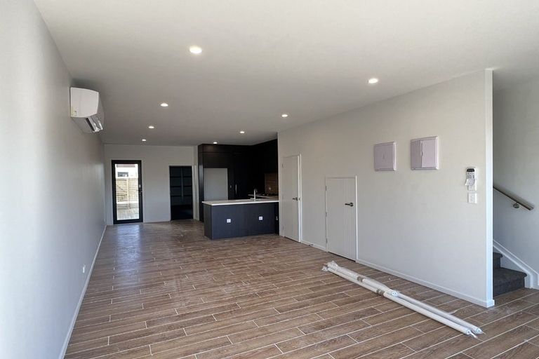 Photo of property in 5 Aramata Road, Papakura, 2110