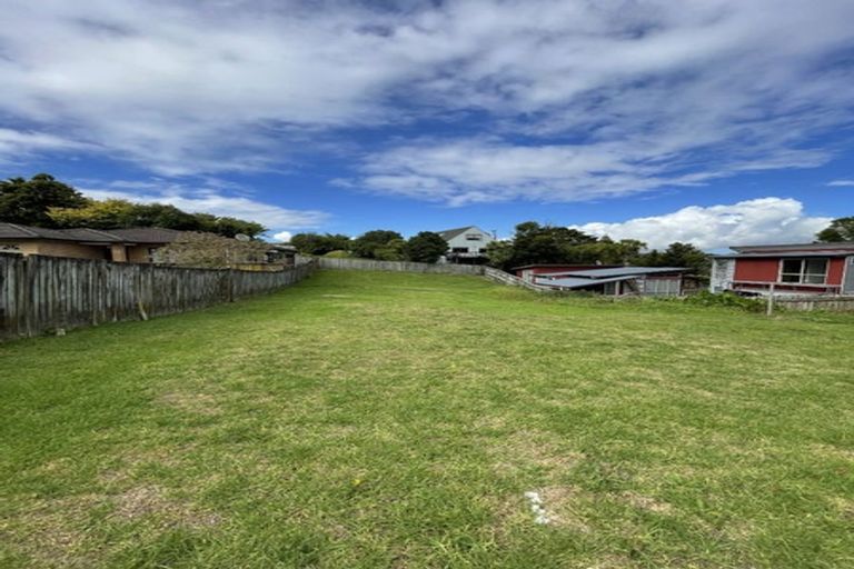Photo of property in 16 Savoy Road, Glen Eden, Auckland, 0602