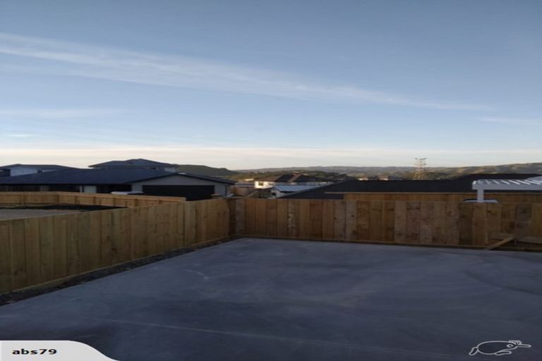 Photo of property in 18 Schooner Drive, Whitby, Porirua, 5024