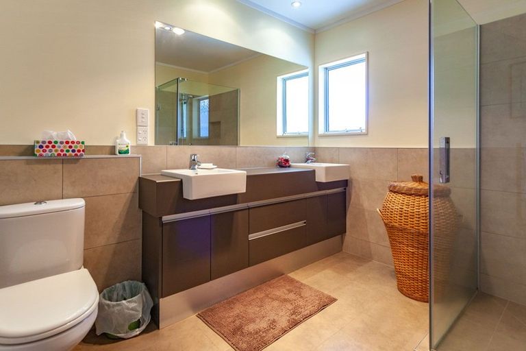 Photo of property in 126 Moana Anu Anu Avenue, Whangamata, 3620