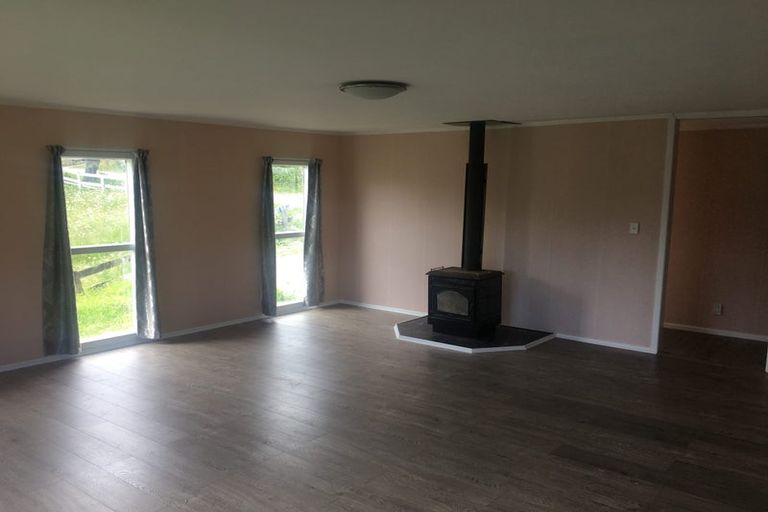 Photo of property in 695 State Highway 16, Kumeu, 0891