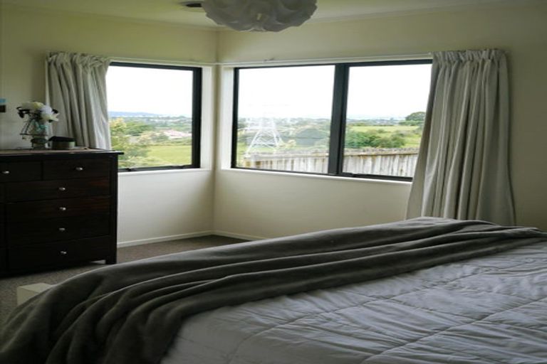 Photo of property in 14 Longview Rise, Massey, Auckland, 0614