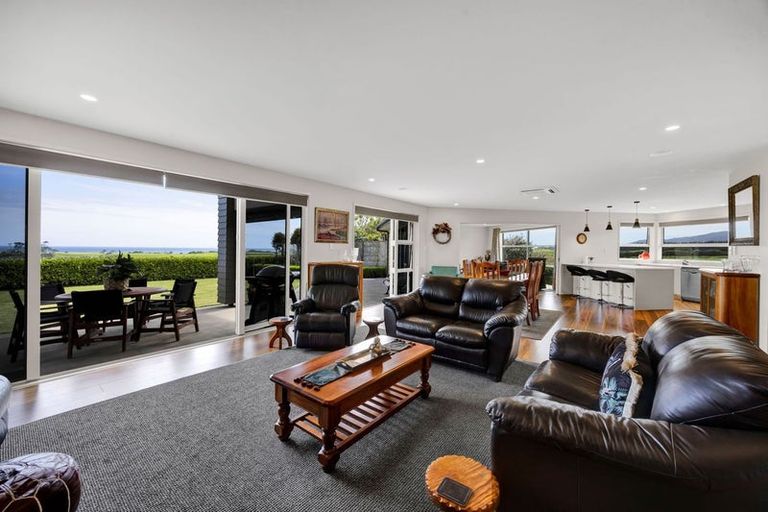 Photo of property in 253 Lwr Pitone Road, Pitone, New Plymouth, 4374