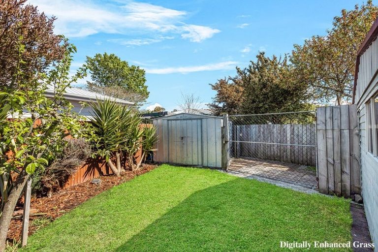 Photo of property in 34 Medina Crescent, Parklands, Christchurch, 8083