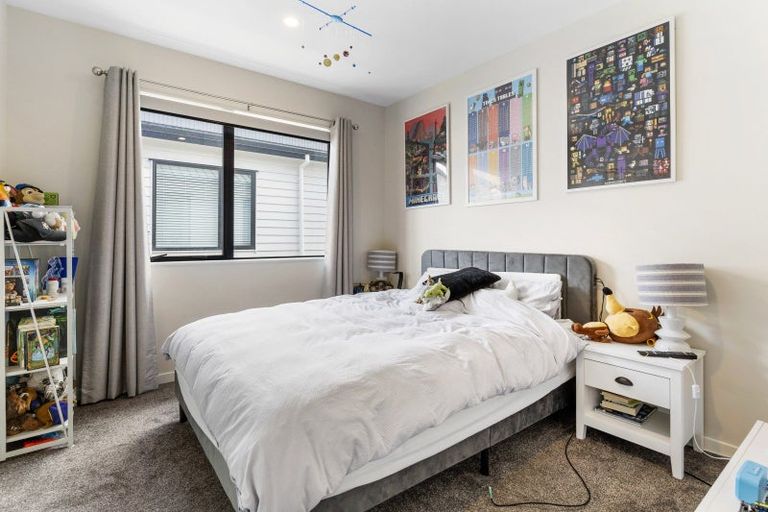 Photo of property in 10 Hato Road, Hobsonville, Auckland, 0616