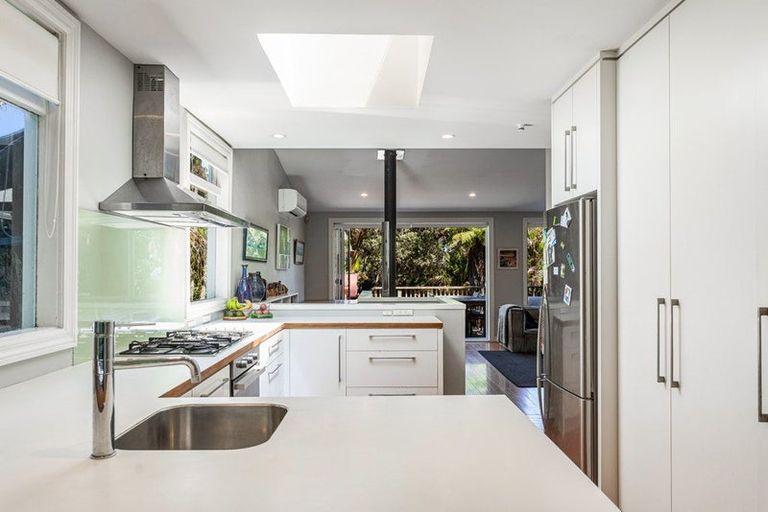 Photo of property in 80 Motutara Road, Muriwai, Waimauku, 0881