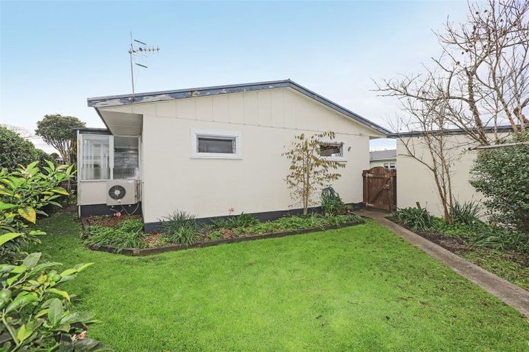 Photo of property in 804a Oxford Street, Saint Leonards, Hastings, 4120