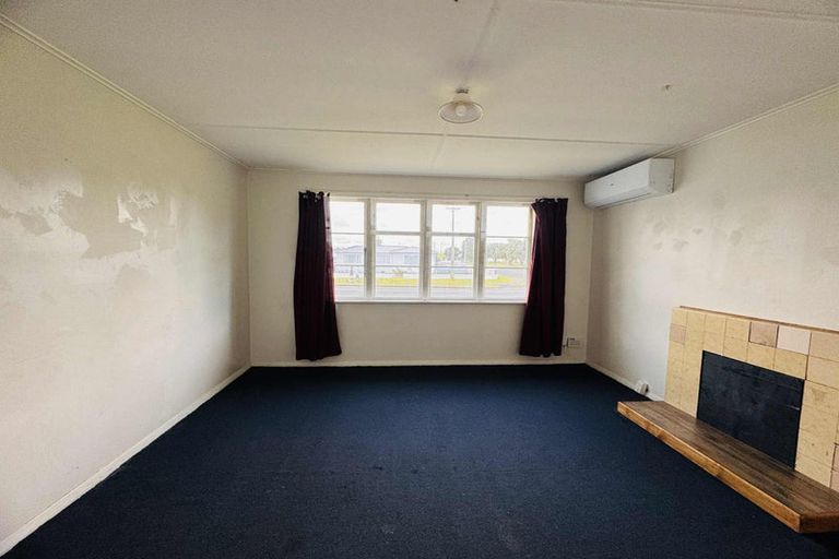 Photo of property in 19 Carson Street, Castlecliff, Whanganui, 4501