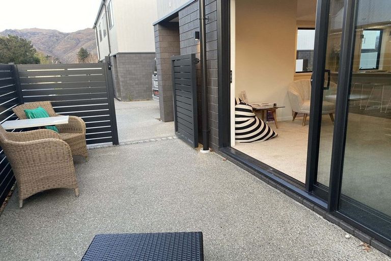 Photo of property in 2/2 Barry Avenue, Cromwell, 9310