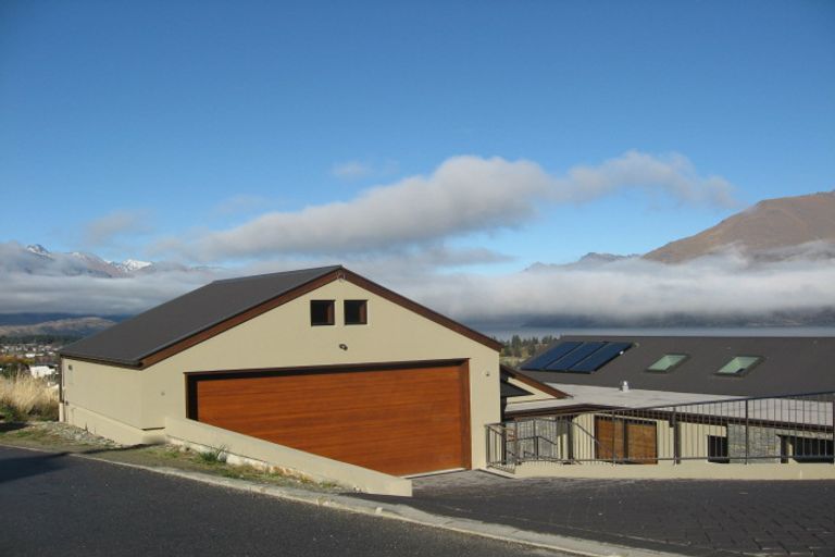 Photo of property in 6 Galway Court, Queenstown, 9300