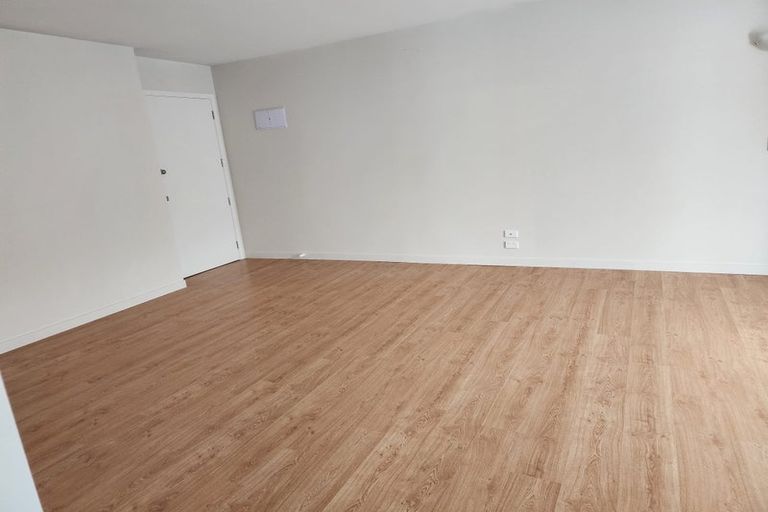 Photo of property in 46 Spinnaker Drive, Te Atatu Peninsula, Auckland, 0610